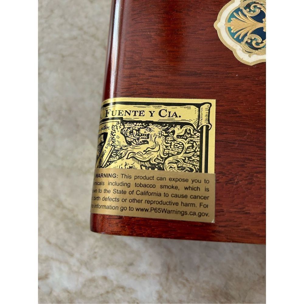 Beautiful Wooden Cigar Box - Picture 3 of 6